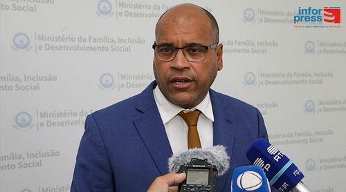 Entrega de petição à AN pela Colmeia é sinal de vitalidade da sociedade civil e da força da democracia - ministro