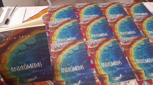 Ilha do Sal: Hélio Cruz dá à estampa sua mais recente obra intitulada “Andrómedas”