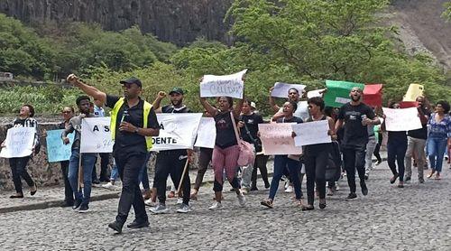 Suspensa greve dos profissionais de Saúde