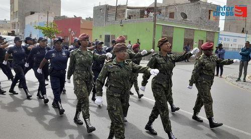 Dia das Mulheres: Mulheres militares e dos serviços de segurança da ilha do Sal celebram o dia com desfile