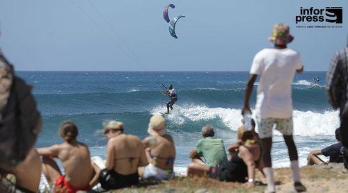 Kitesurf: Mitú Monteiro e Airton Cozzolino disputam a final da I etapa do circuito Mundial