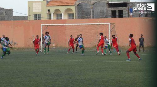 Futebol/Fogo: Cutelinho sofre primeira derrota e atrasa-se na corrida ao título