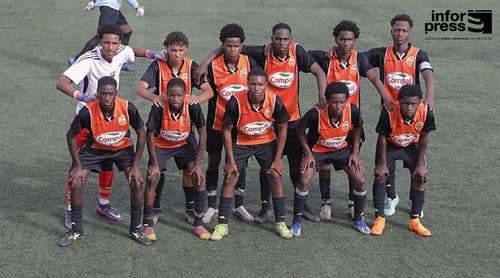 Futebol/Sub-17: Sporting da Boa Vista e EPIF lideram grupo B e apontam às meias-finais da competição