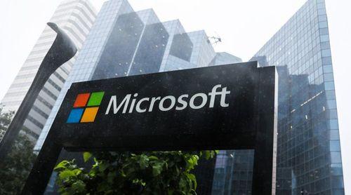 Falha na Microsoft causa problemas em companhias aéreas, bancos e media