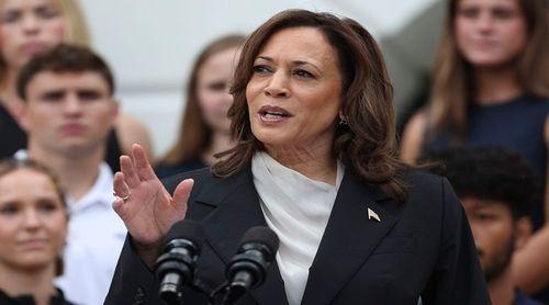 Harris "honrada" por ser candidata democrata após assegurar maioria de votos