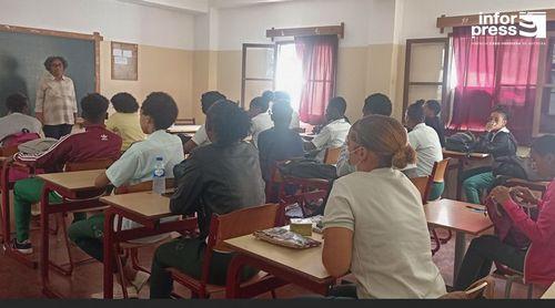 Língua Materna: Professora diz que é preciso valorizar porque é através dela que se manifestam a identidade e cultura