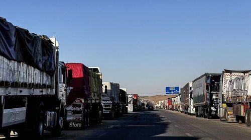 Dezenas de camiões de ajuda humanitária entram em Gaza vindos do Egipto