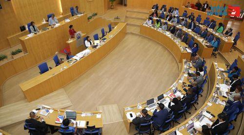 Parlamento: MpD destaca crescimento económico com impacto na população - PAICV rebate com “crescimento insustentável”
