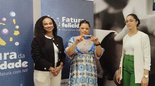 Sófia Vezo quarta premiada do sorteio “Factura da Felicidade” residente na ilha de Santiago