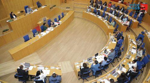 Parlamento aprova proposta de lei para regularização de vínculos na administração pública