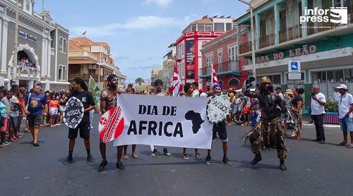 São Vicente: ‘Flash Mob’ assinala Dia de África e também união dos grupos do Carnaval mindelense (c/áudio)