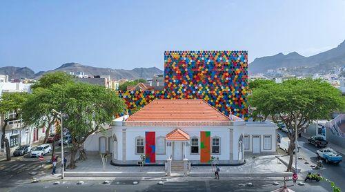 São Vicente: CNAD inaugura exposição “As Cores Incendiárias” de Bela Duarte