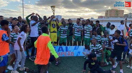 Futebol: Campeonato  nacional arranca hoje com Palmeira do Sal  a iniciar defesa do título  ante Barreirense do Maio
