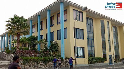 Porto Novo: Autoridades fazem apreensão de documentos na câmara municipal  