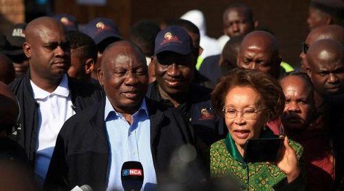 ANC perde maioria absoluta na África do Sul com 99,35% de votos declarados