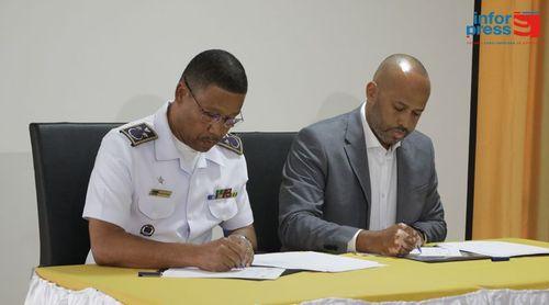   Forças Armadas de Cabo Verde assinam protocolo tripartido para reforço da operação da aviação civil no País