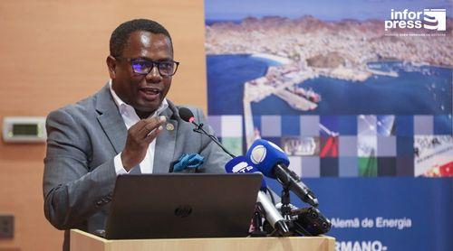 Ministro das Finanças diz ser falsa afirmação que de Cabo Verde cresce abaixo do seu potencial