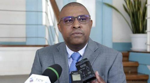Deputados municipais do PAICV avaliam desafios em mercados da cidade da Praia