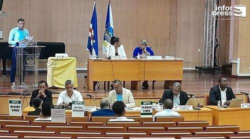 São Vicente/AM: Unanimidade na abstenção de acta e cântico religioso marcam última sessão ordinária do mandato
