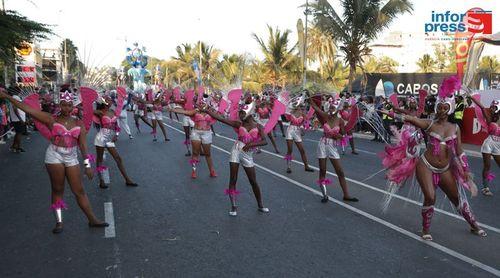 Praia: Diversidade cultural na Avenida Cidade de Lisboa encanta autarca que garante aumento de verbas para Carnaval