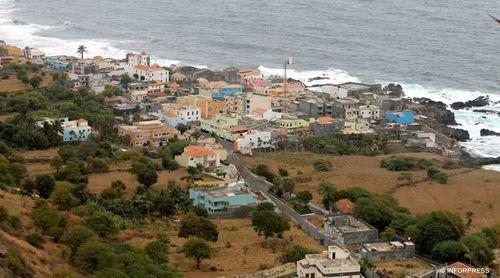 Fogo: Quatro famílias chefiadas por mulheres dos Mosteiros contempladas com moradias sociais