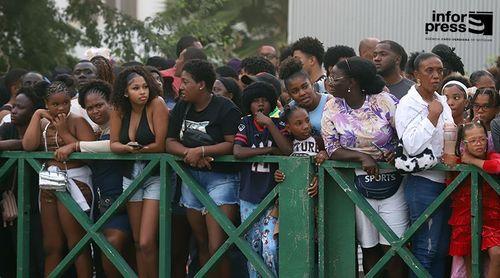 Carnaval da Praia decorreu com forte adesão popular e ambiente marcado por cores, animação e dinamismo comercial