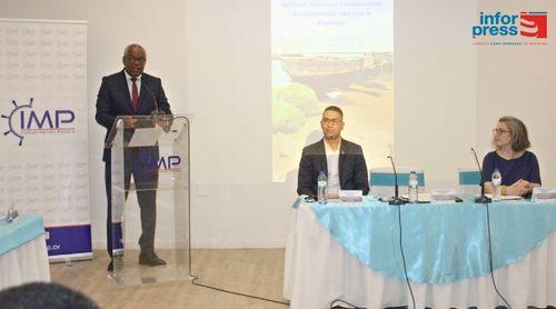 Plano nacional sobre uso de dispersantes vai ajudar Cabo Verde a ter uma economia resiliente – ministro do Mar
